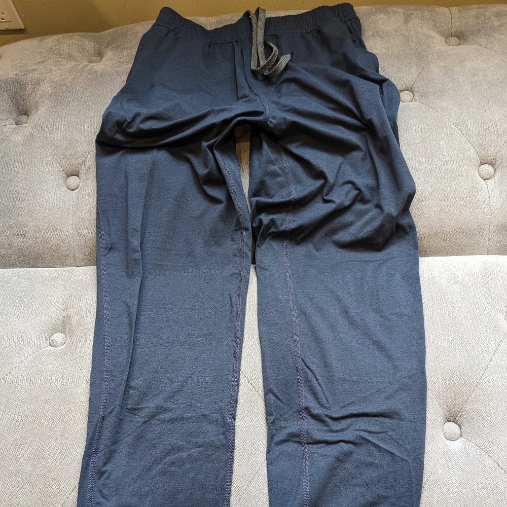 Prana Outpost Pants. Size: Medium. Color: Nautical Heather.